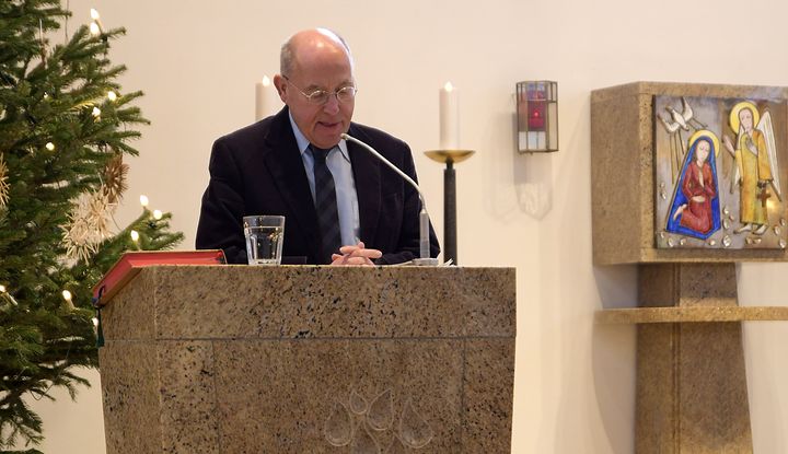 Etwa 370 Gemeindemitglieder und Gäste kamen zu dem Gottesdienst mit Gregor Gysi in die Heilig-Geist-Kirche Berlin Gregor Gysi während seines Vortrags